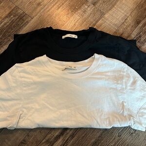 Aritzia Wilfred free crop top size small black & white